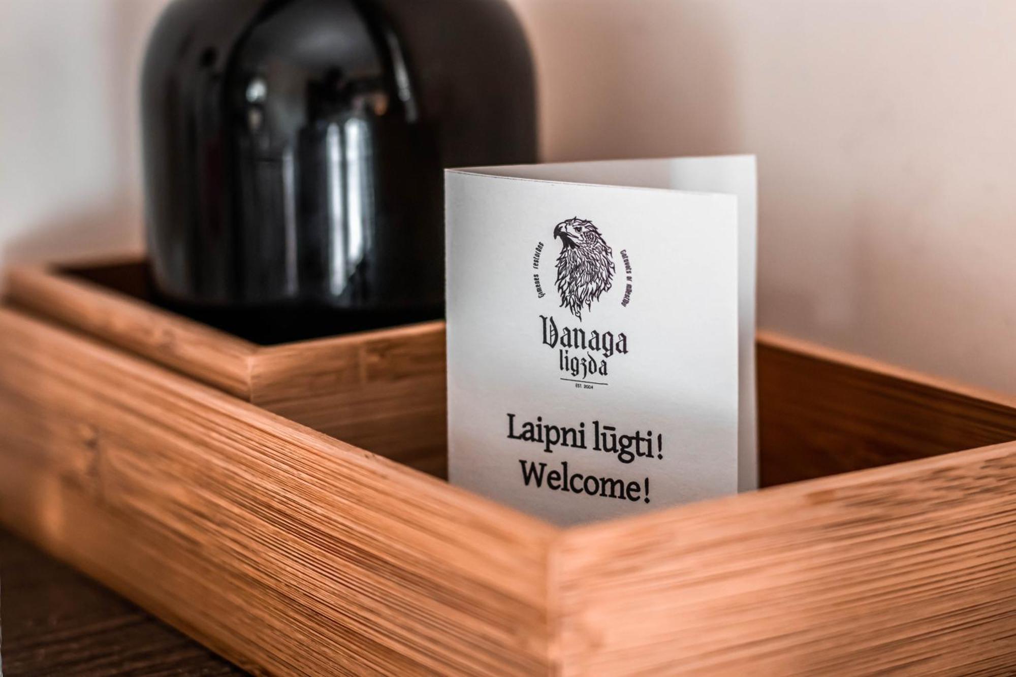 Vanaga Ligzda Baltezers Buitenkant foto